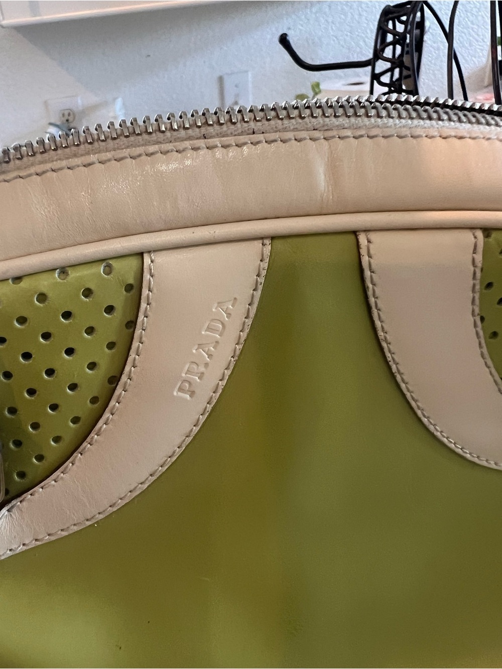 Title: 🌟 Vintage Y2K Prada Vitello Drive Perforated Bowling Bag - Authentic 🌟 - Picture 5 of 10